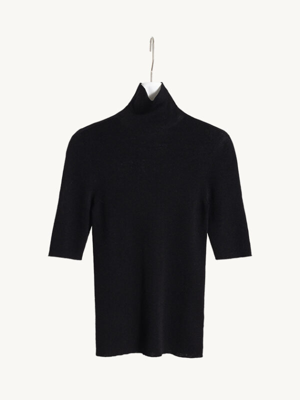 Classic Mid-Sleeve Turtleneck Base Layer
