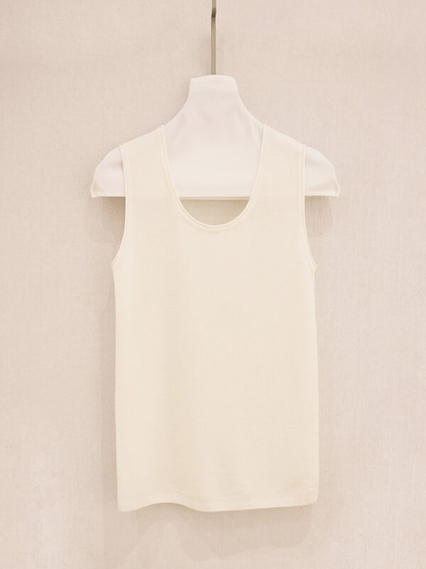 Sleeveless Rolled Neck Knit Vest