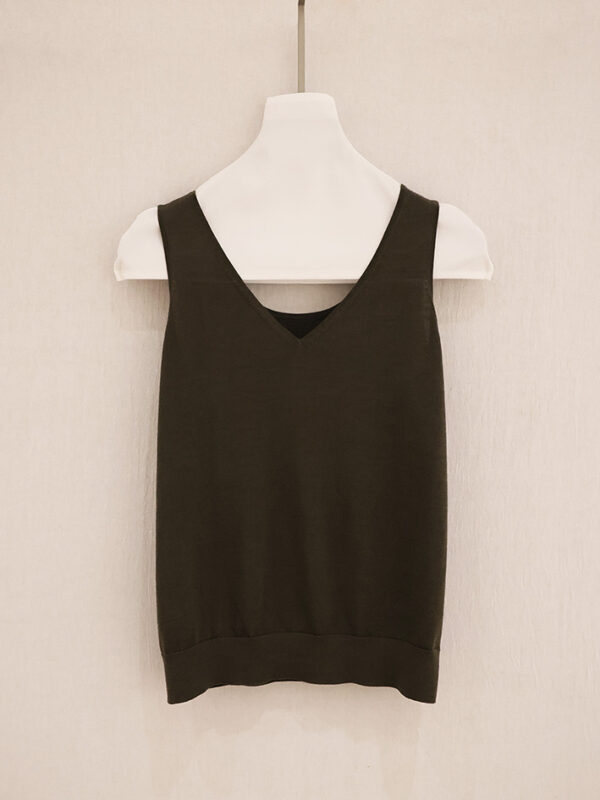 V-Neck Shaped Knit Tank Top