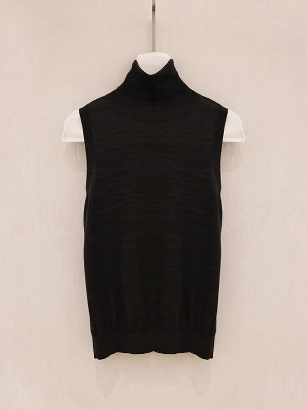 Sleeveless Turtleneck Knit Top